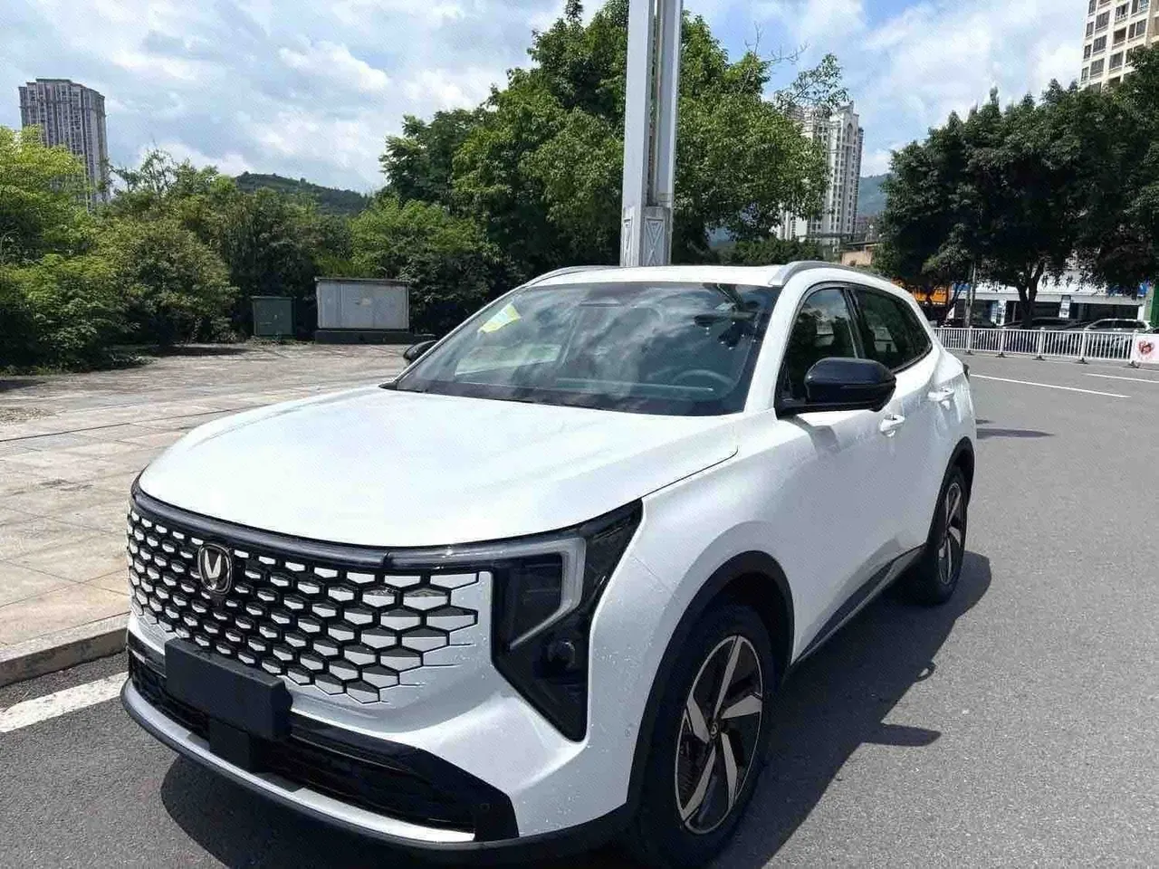 Open image lightbox: ChangAn 2026 CS55 PLUS PHEV 1.5 Stepless Smart New Blue Whale 125km Zhiyue Edition Automatic Gear