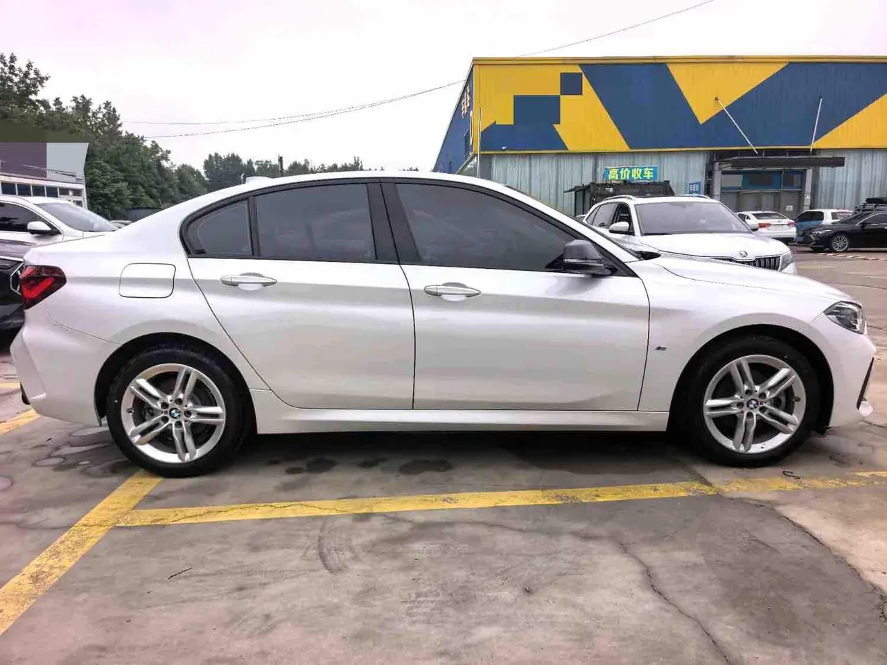 BMW 1 Series 2022 120i 1.5T M Sports Obsidian Night Edition Automatic Gear 5