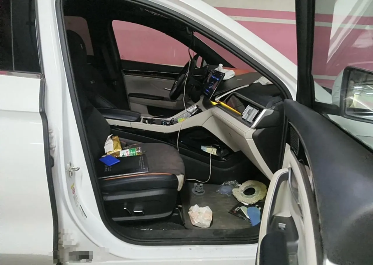 BYD Song PLUS New Energy 2023 Song PLUS DM-i 1.5 Stepless Champion Edition 110KM Flagship PLUS Automatic Gear 4