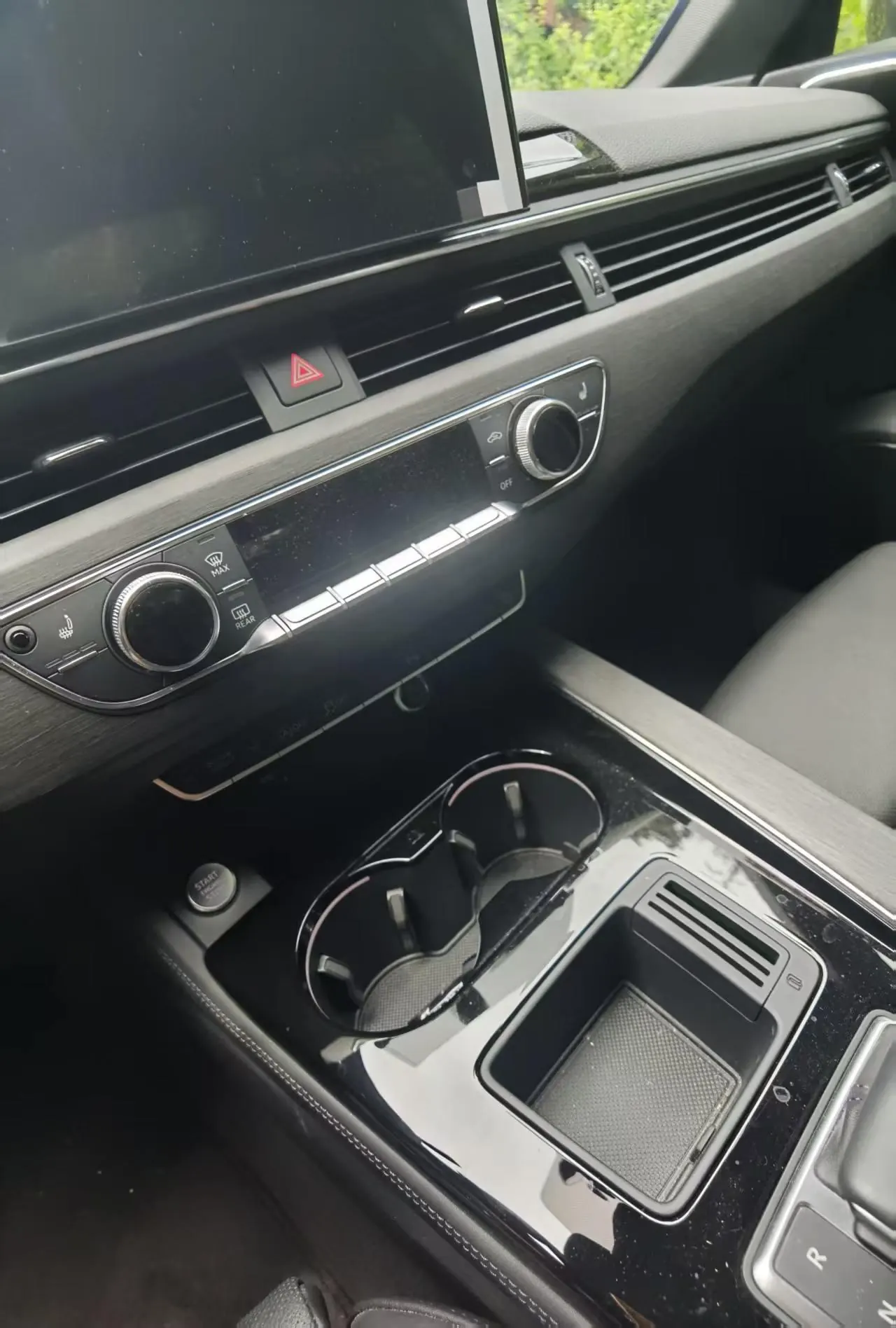 Audi 2023 A4L 2.0TFSI 40TFSI Deluxe Dynamic Automatic 5