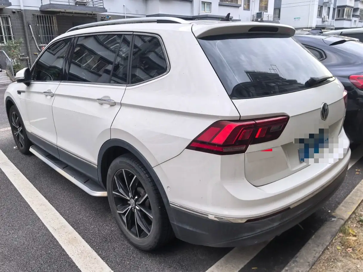 Volkswagen 2020 Tiguan L 2.0TSI 330TSI Two-Drive Smart Deluxe Automatic Gear 2