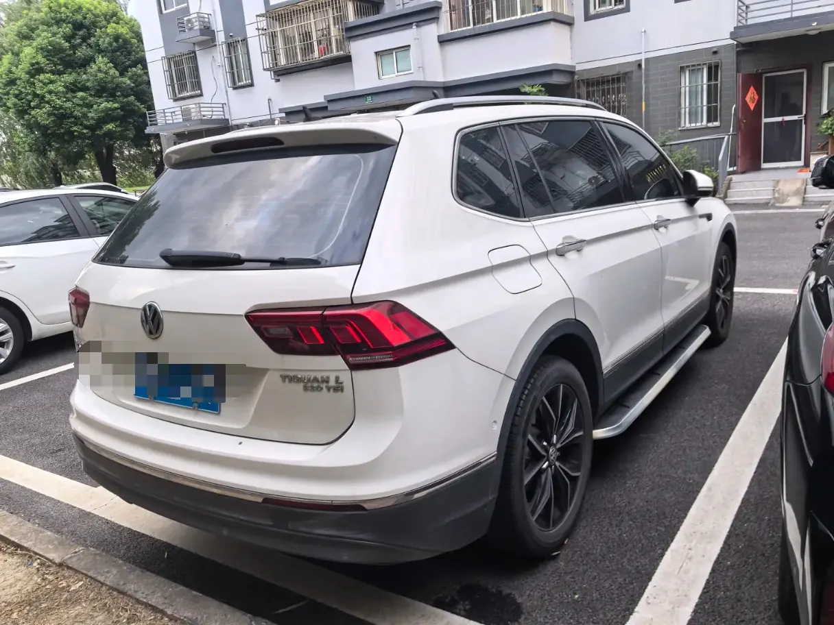 Volkswagen 2020 Tiguan L 2.0TSI 330TSI Two-Drive Smart Deluxe Automatic Gear 3