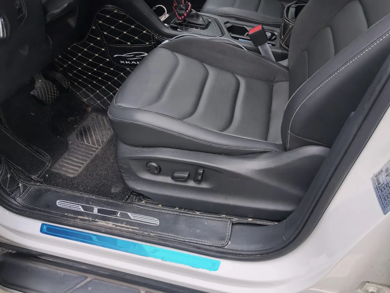 Volkswagen 2020 Tiguan L 2.0TSI 330TSI Two-Drive Smart Deluxe Automatic Gear 6