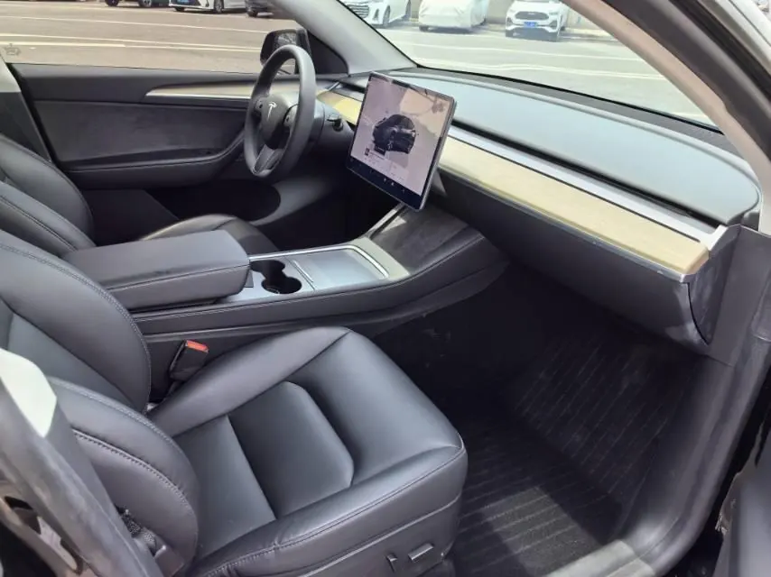 Tesla 2022 Model Y rear-wheel drive version automatic transmission 5