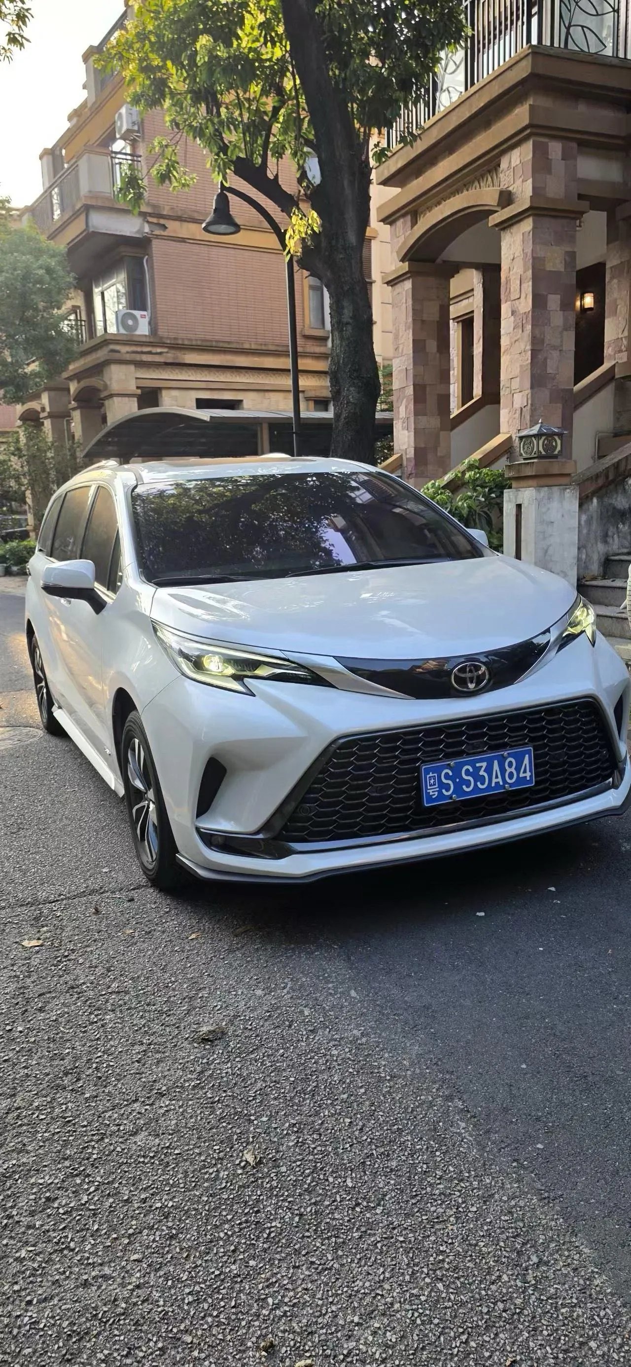 Toyota 2026 Grevia HYBRID 2.5 Stepless Premium PLUS 4WD Automatic Gear 2