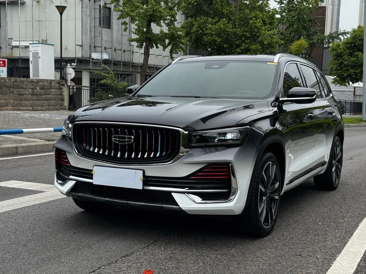 打开图片灯箱:Geely 2021 XingyueL (Monjaro) 2.0TD high-power four-wheel drive flagship automatic transmission