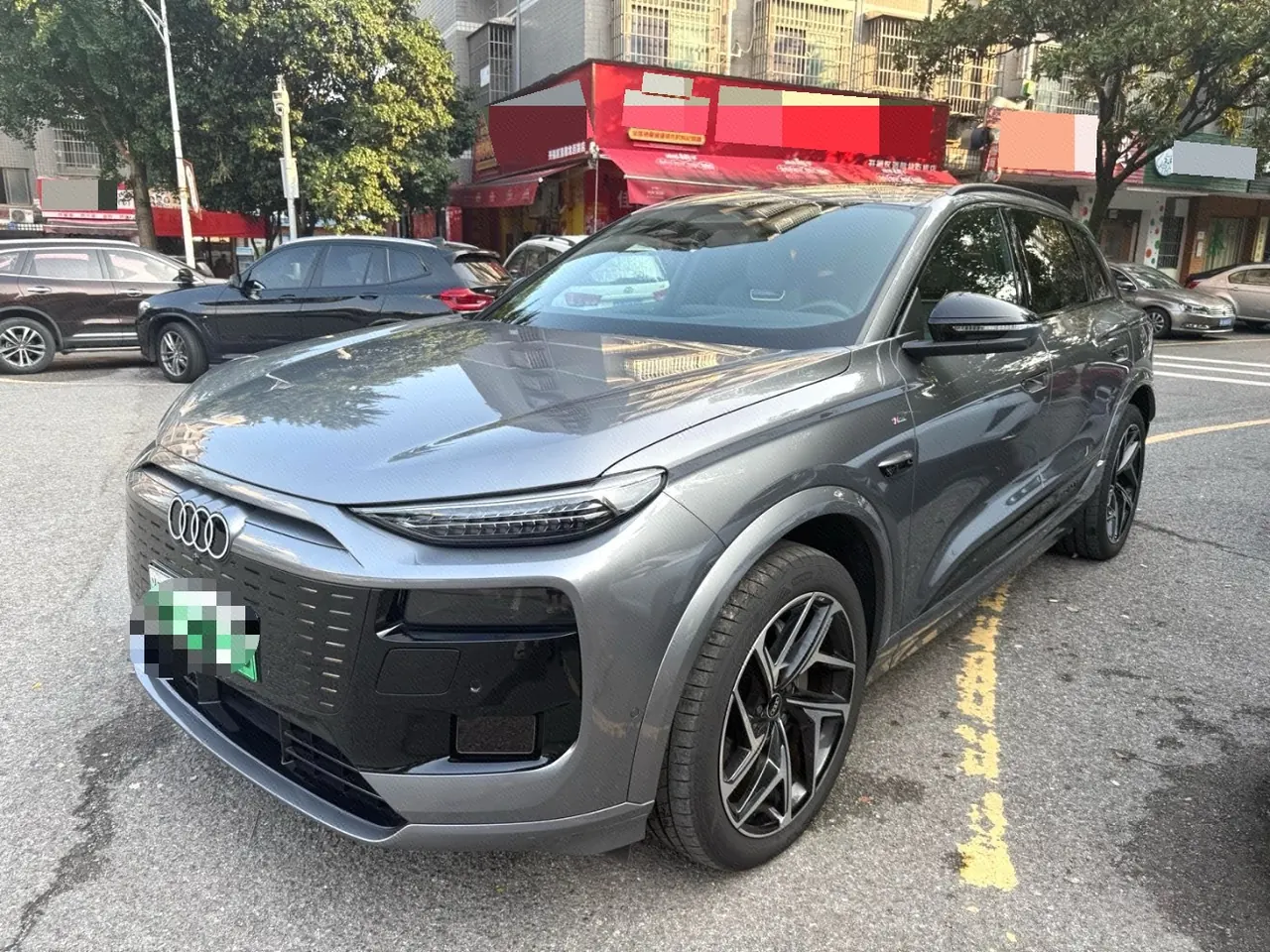 Open image lightbox: Audi 2026 Q6L Sportback e-tron Starts Pilot Edition Automatic Gear