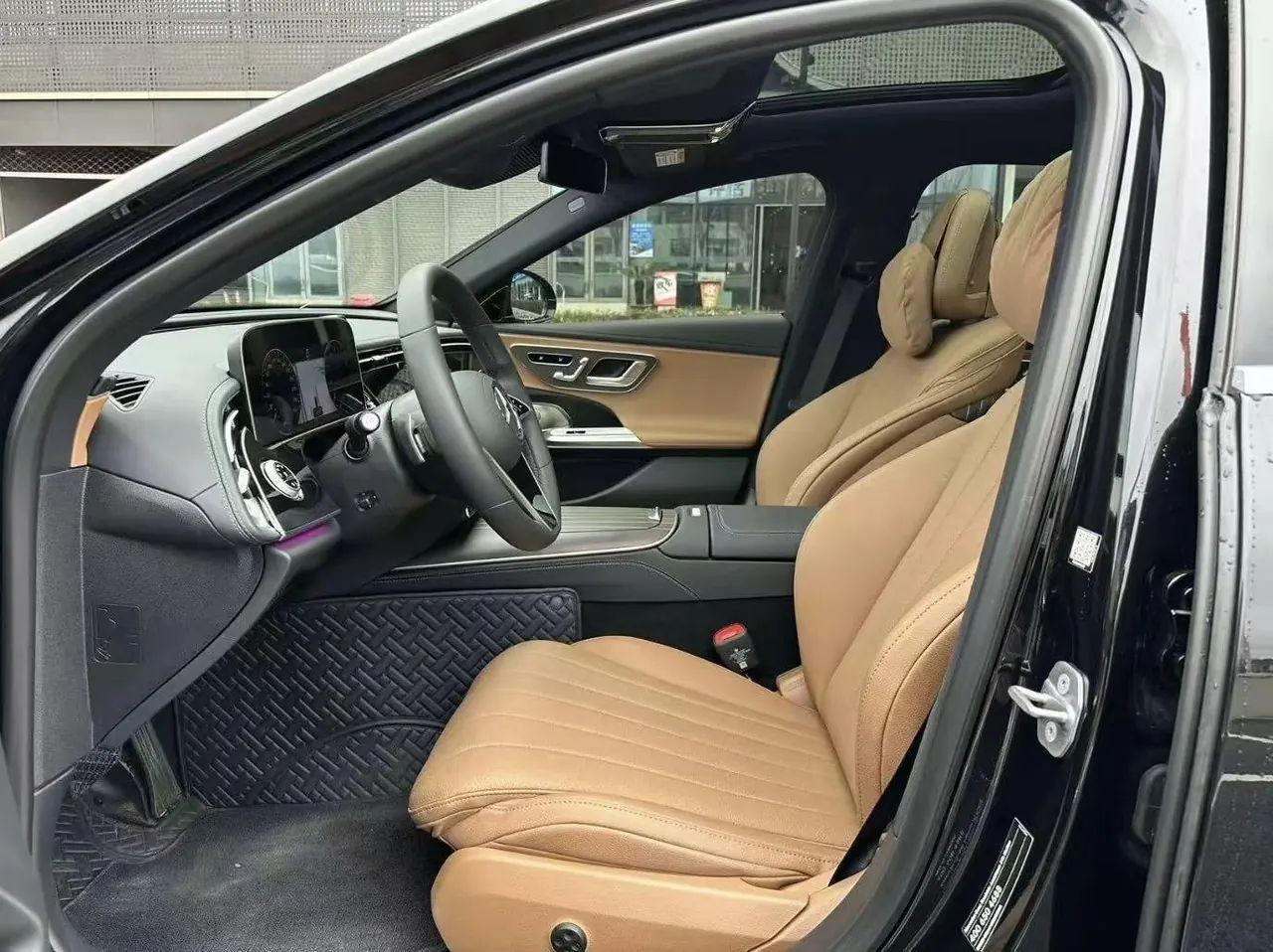 Mercedes Benz E-Class 2026 model E 300 L 48V 2.0T Luxury Edition Automatic 3
