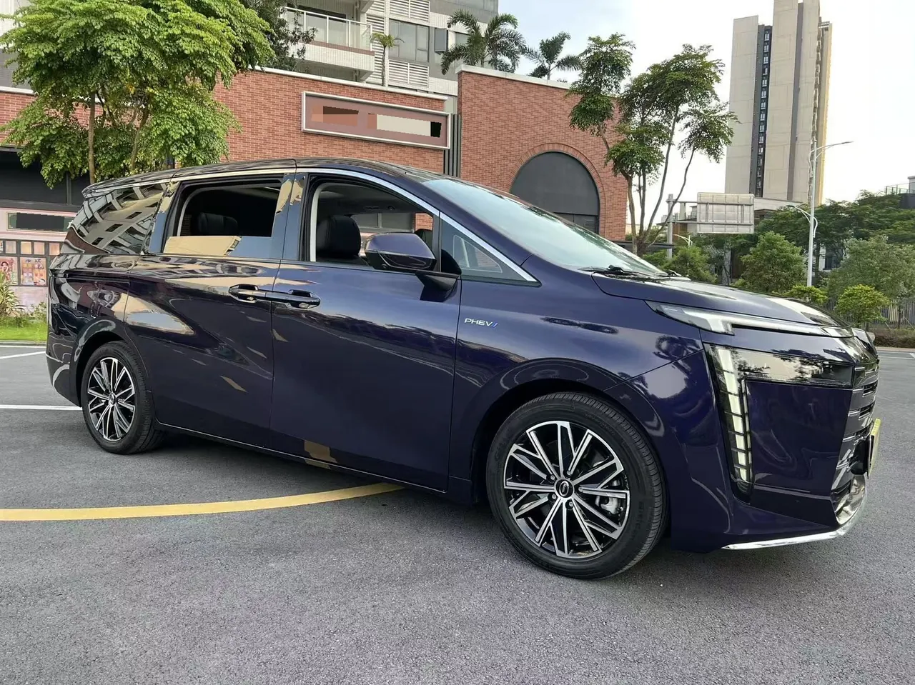 GAC Trumpchi 2024 E8 2.0 150km MAX Automatic Transmission 3