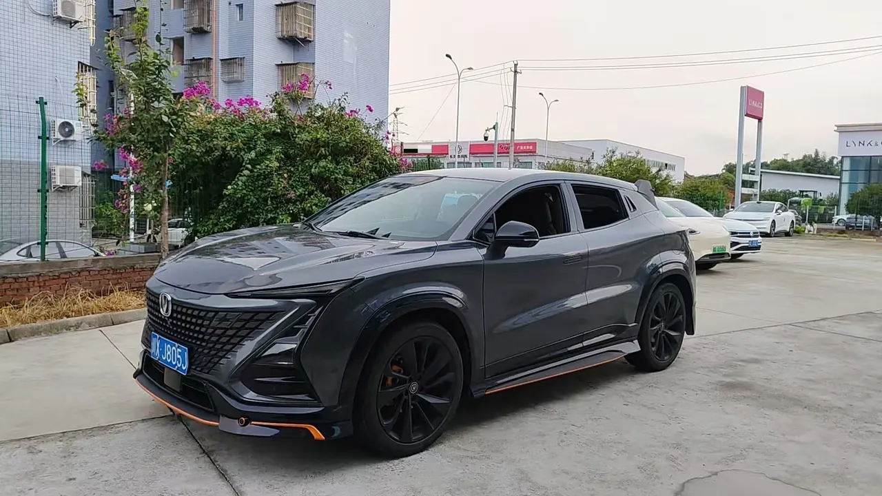 ChangAn 2021 UNI-T 1.5T Sports Flagship Automatic Gear 9