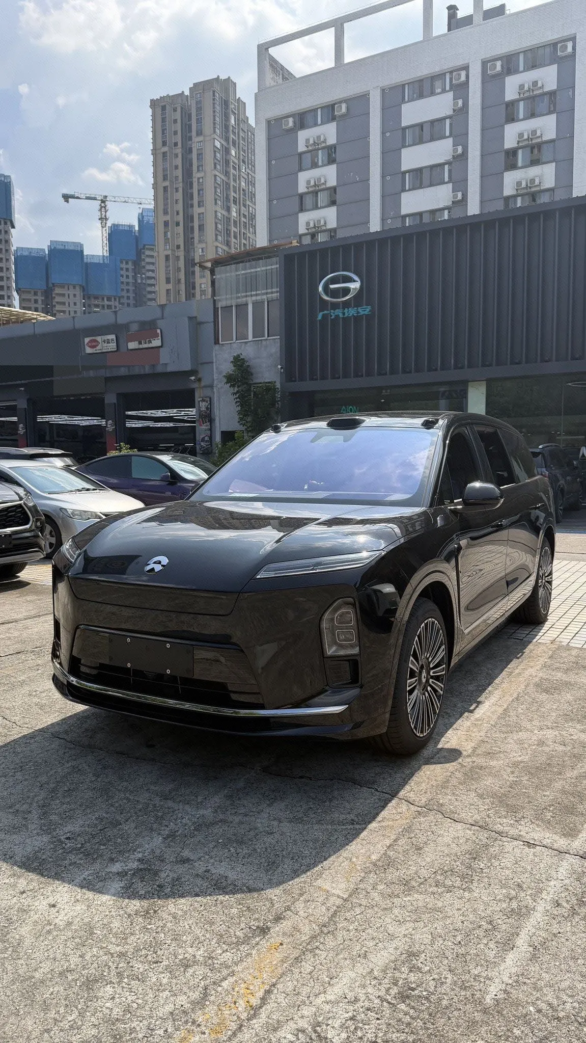 Open image lightbox: NIO 2026 ES8 6-seat executive deluxe automatic gear