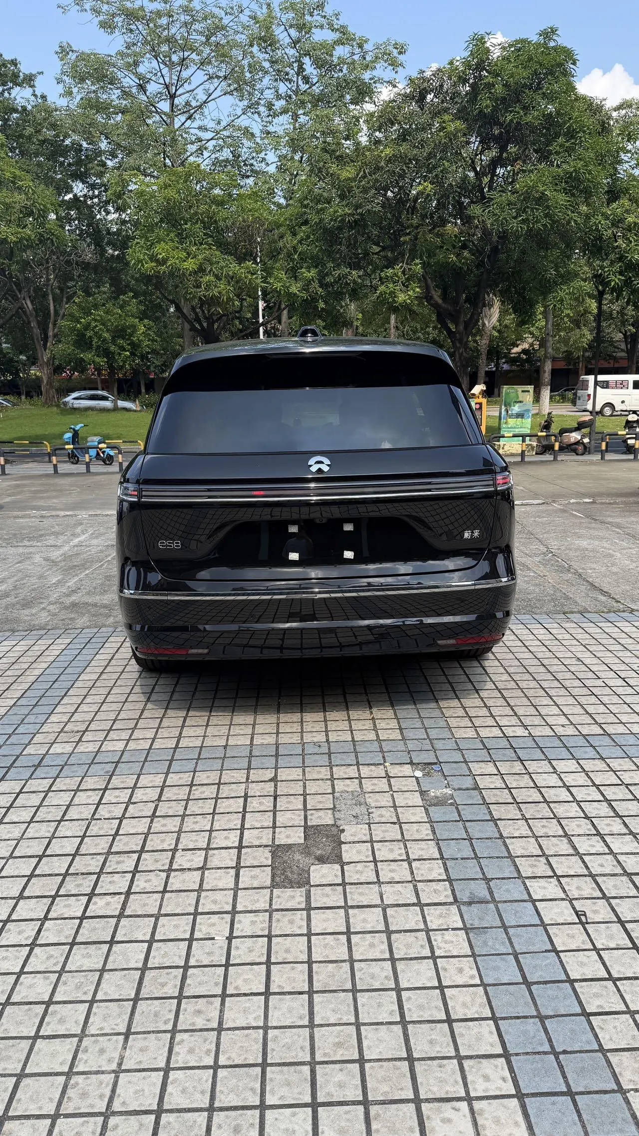NIO 2026 ES8 6-seat executive deluxe automatic gear 11