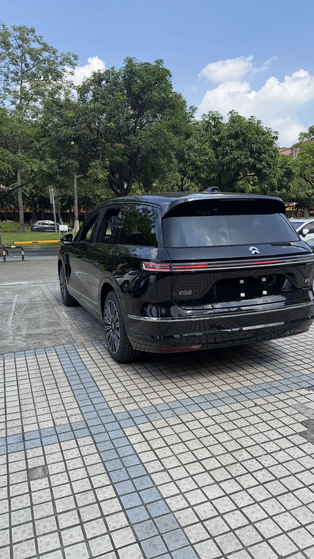 NIO 2026 ES8 6-seat executive deluxe automatic gear 12