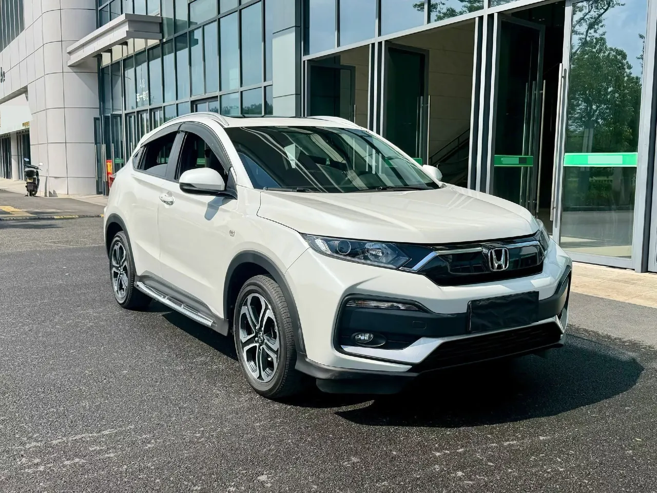 Honda 2021 XR-V 1.5 Stepless Deluxe Edition Automatic Gear 3