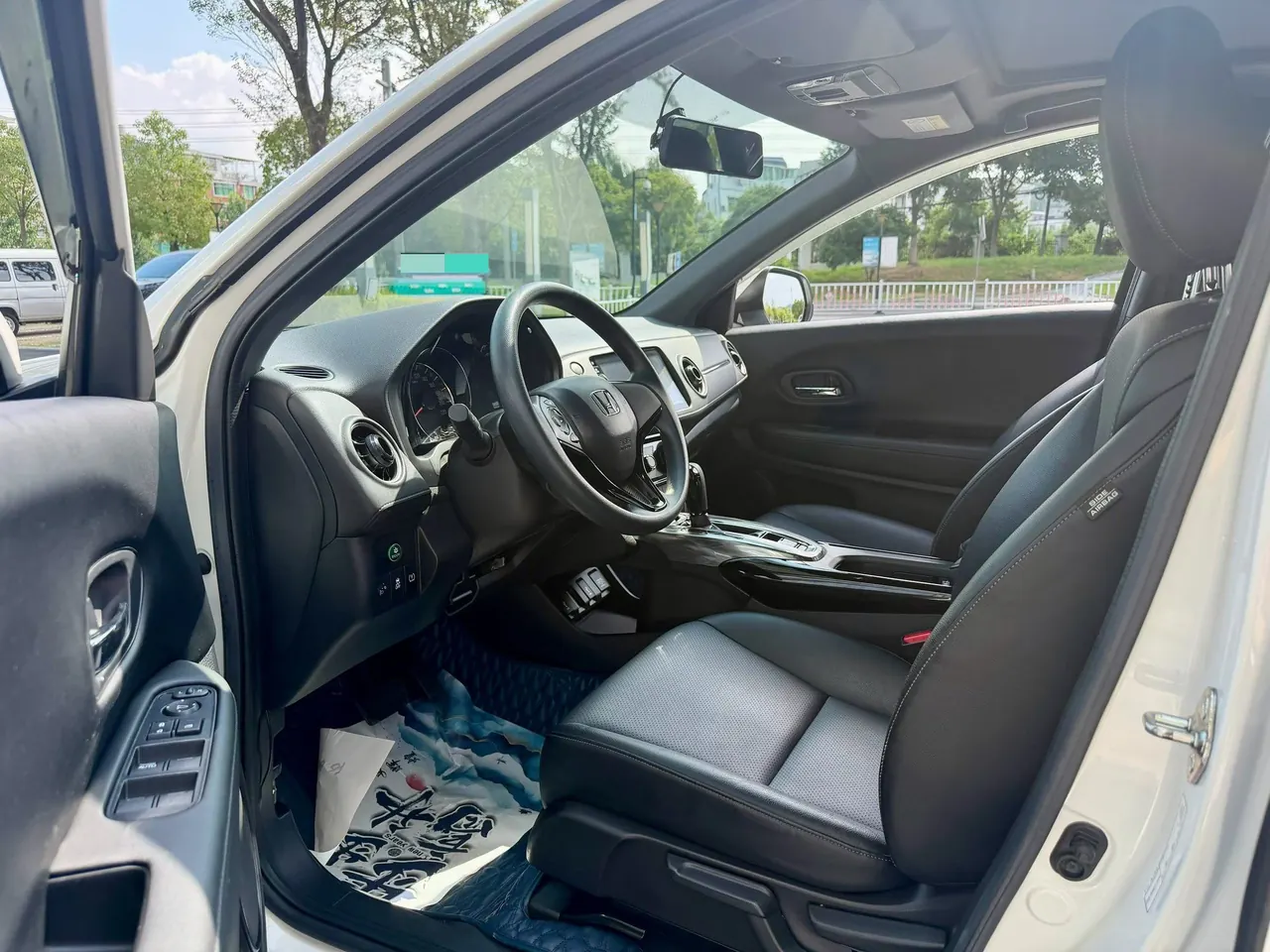 Honda 2021 XR-V 1.5 Stepless Deluxe Edition Automatic Gear 4