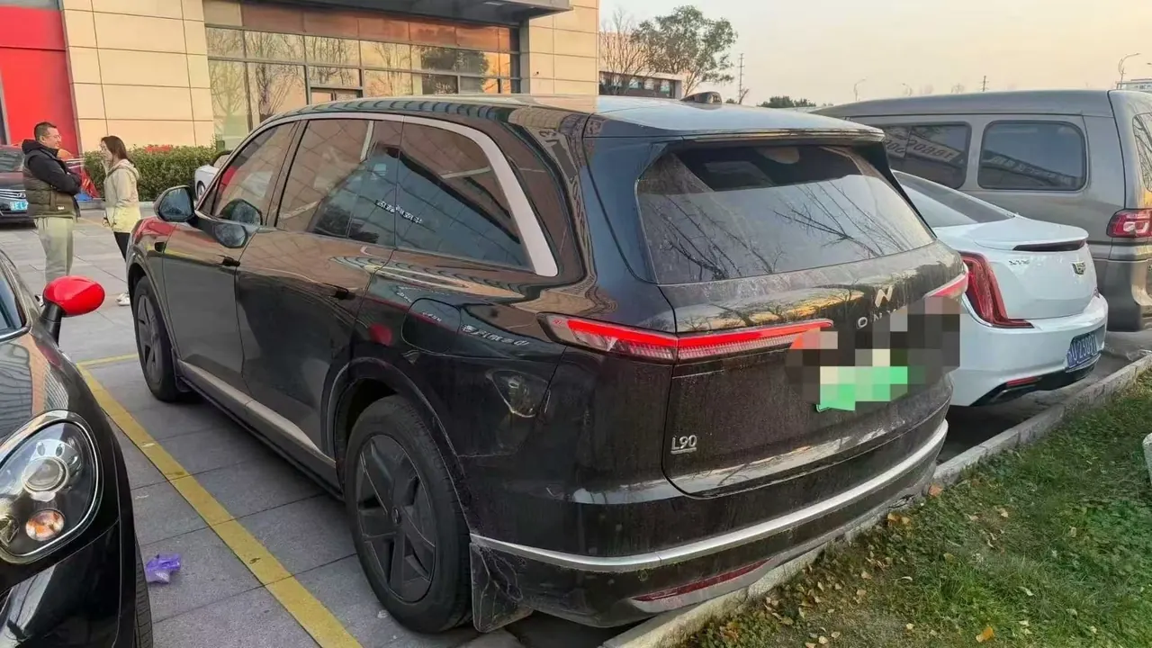 ONVO 2025 L90 Max six-seat automatic gear 5