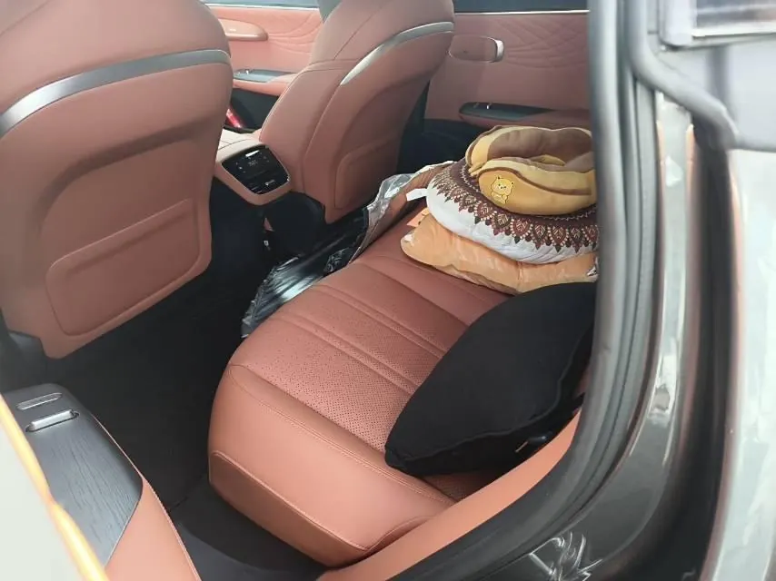 ChangAn Deepal 2024 S 07 215Max extended range automatic gear 4