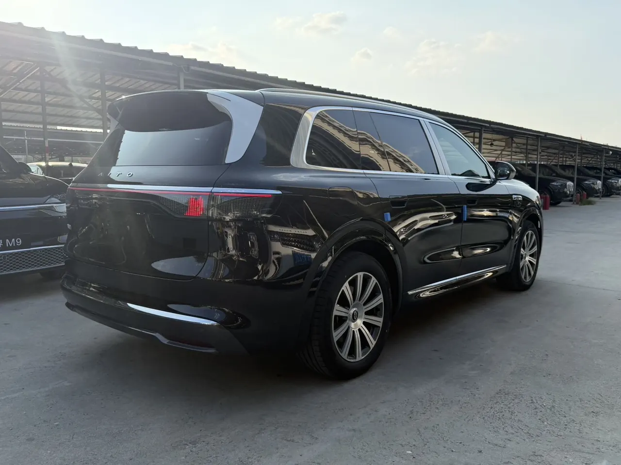 AITO 2025 AITO M8 Max Edition 53.4kWh 6-seat Edition (896-line laser Radar) Automatic Gear 9