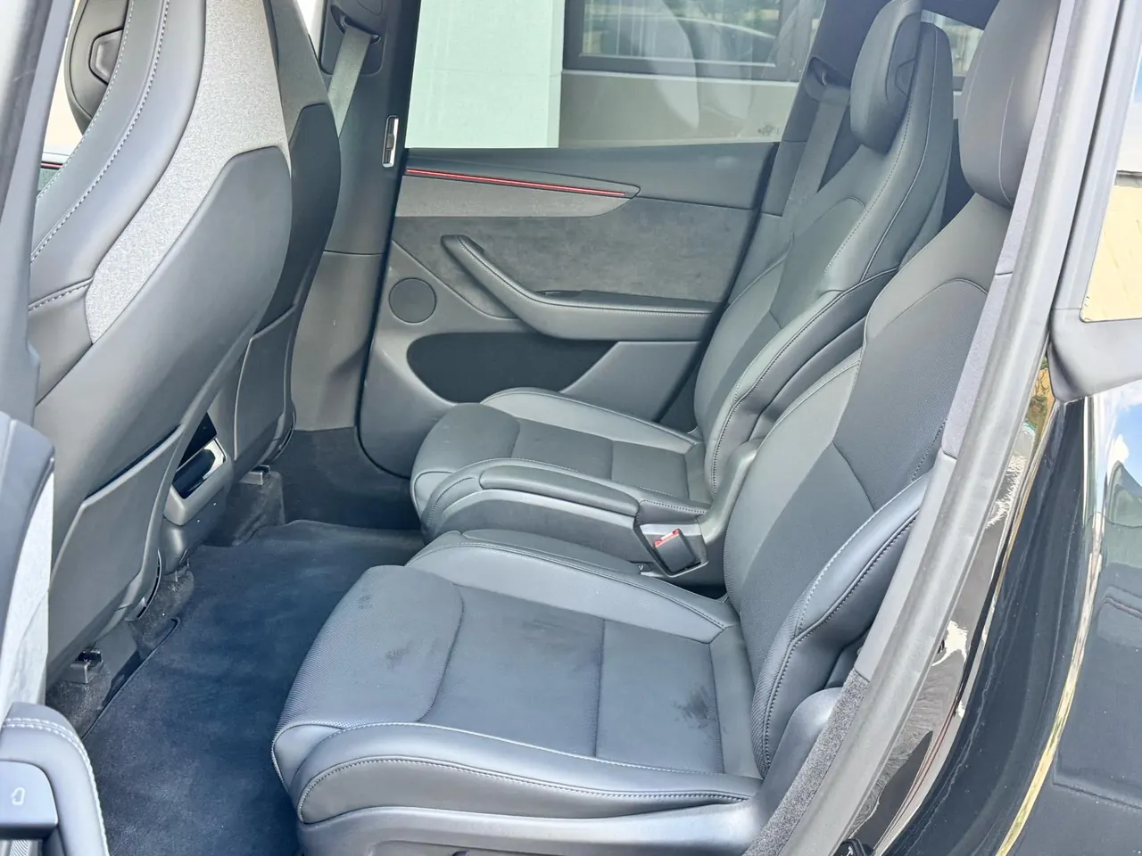 Tesla 2025 Model Y L Long Endurance All-Wheel Drive Automatic Transmission 8