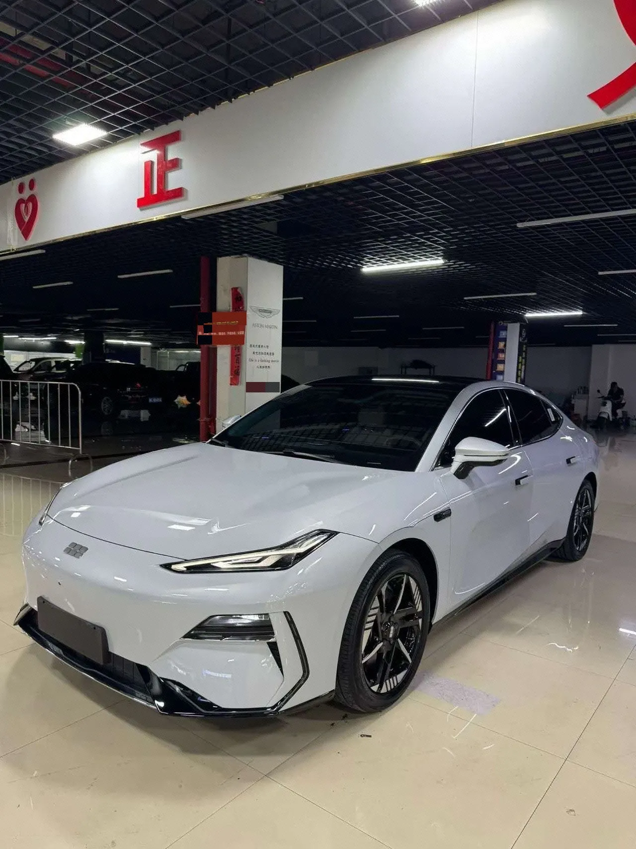 Open image lightbox: Geely Galaxy 2024 E 8 550km Rear Drive Longteng Edition Automatic Gear