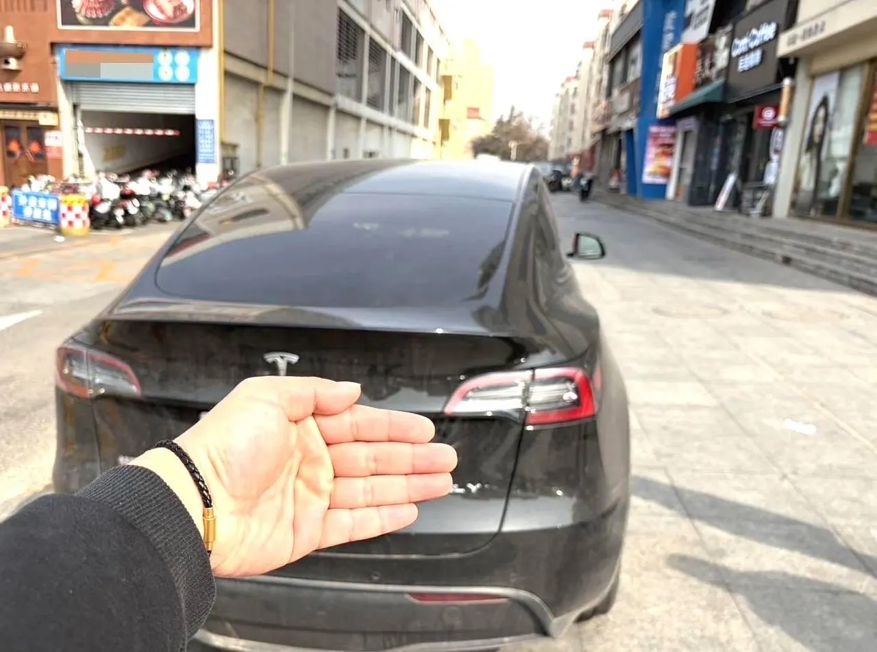 Tesla 2023 Model Y rear-wheel drive version automatic transmission 2