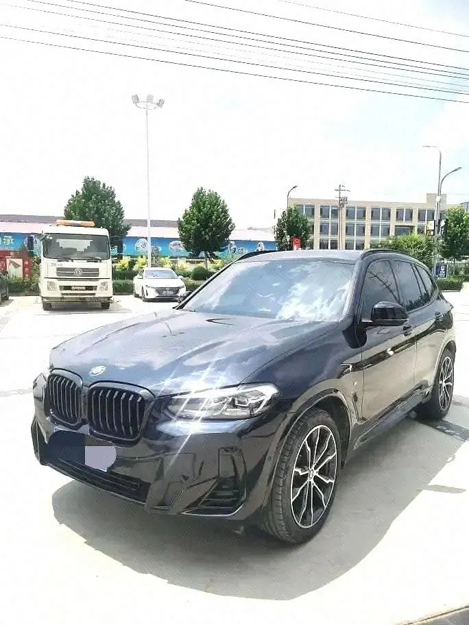 Open image lightbox: BMW 2023 X3 xDrive30i 2.0T Leading M Obsidian Night Suit Automatic Gear