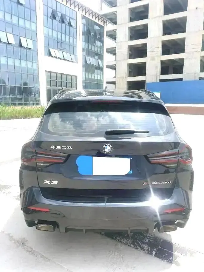 BMW 2023 X3 xDrive30i 2.0T Leading M Obsidian Night Suit Automatic Gear 3