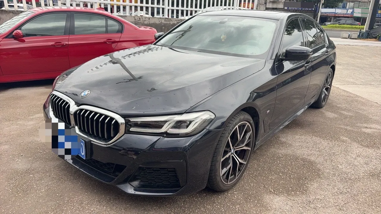 打开图片灯箱:BMW 5 Series (Imported) 2021 530i 2.0T Fashion Edition M Sports Suit Automatic Gear