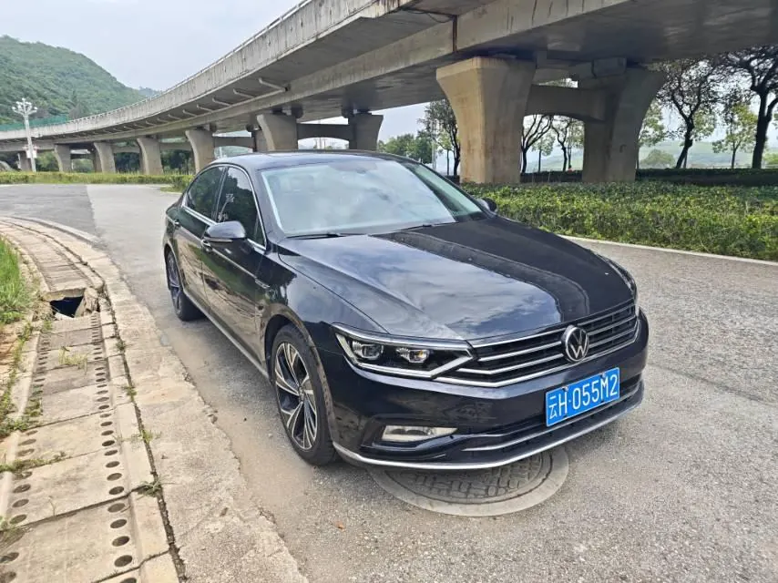 Volkswagen 2020 Magotan 2.0TSI 330TSI luxury automatic transmission 2