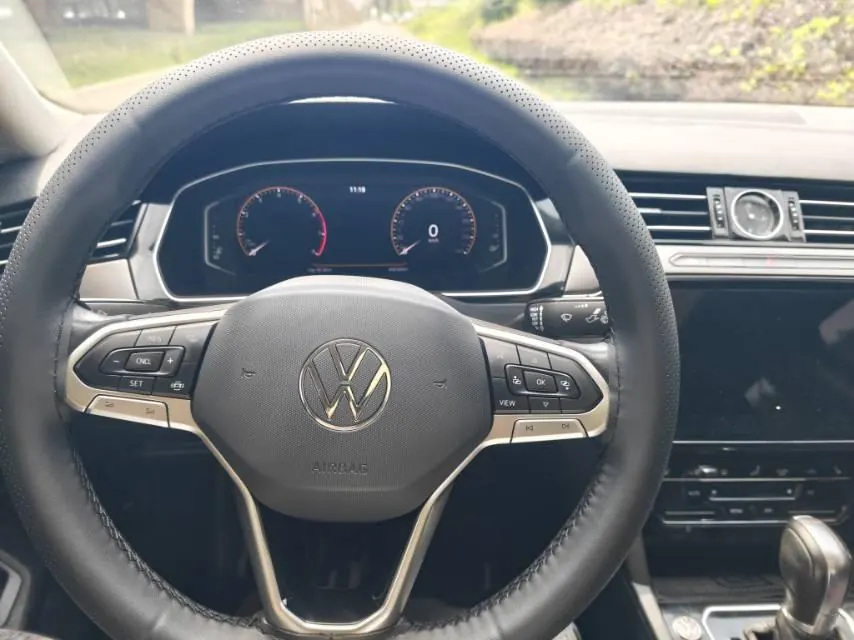 Volkswagen 2020 Magotan 2.0TSI 330TSI luxury automatic transmission 9