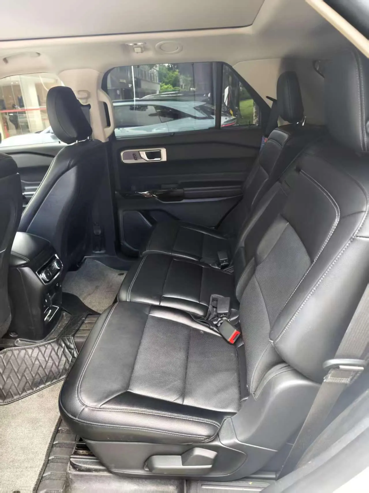Ford 2020 Explorer 2.3T EcoBoost 285 Four-wheel Drive Titanium Edition 7-seat Automatic Gear 4