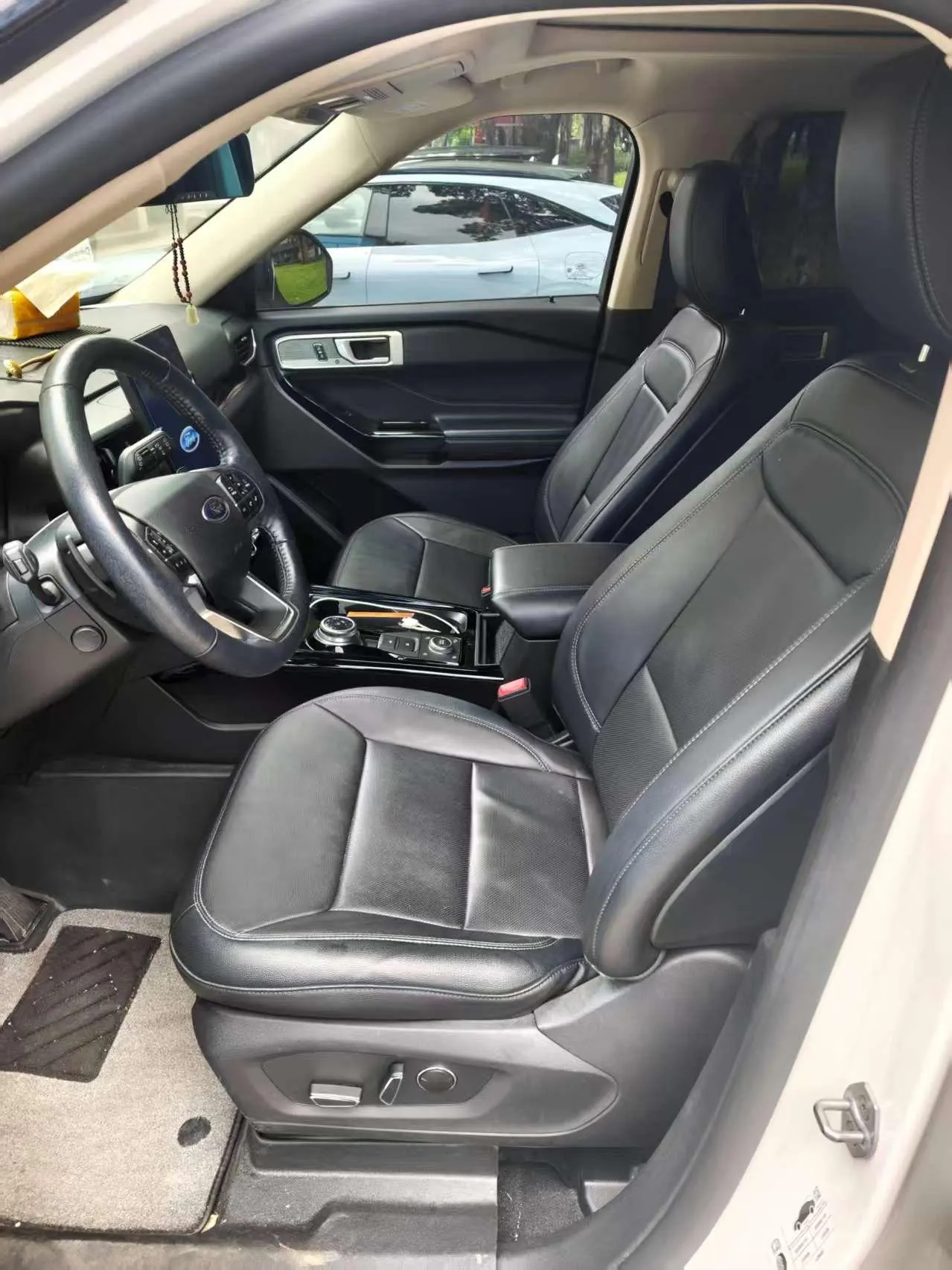 Ford 2020 Explorer 2.3T EcoBoost 285 Four-wheel Drive Titanium Edition 7-seat Automatic Gear 5