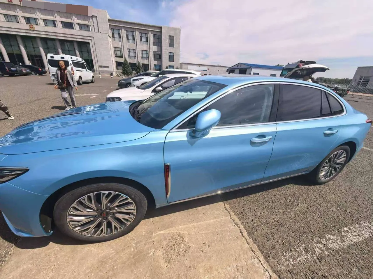 HongQi 2023 H5 2.0T Zhilian Flag Collar Edition Automatic Gear 2