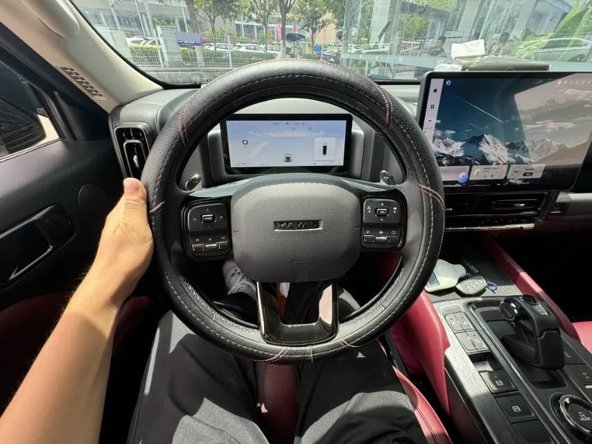 哈弗 2025款 H9 2.4T 四驱勇士版 自动挡 2