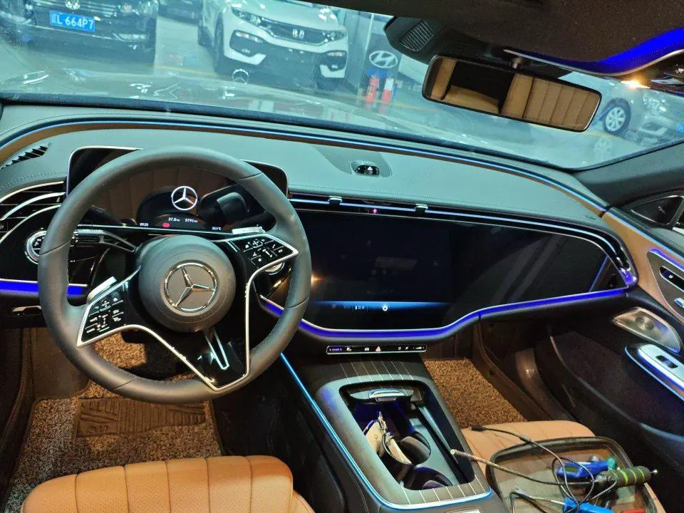 Mercedes Benz E Class 2024 E 300 L 48V 2.0T Luxury Automatic Gear 3