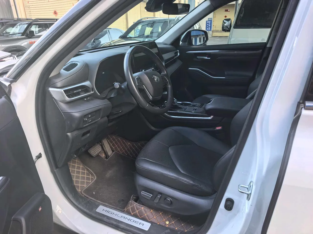 Toyota 2024 Highlander Dual Engine 2.5 Stepless Intelligent Electric Hybrid Four-wheel Drive Premium Edition 7-seat Automatic Transmission 2