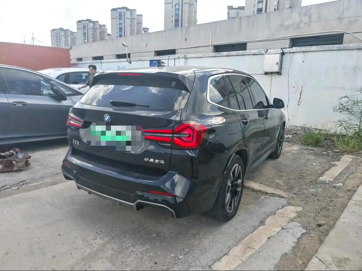BMW 2024 iX3 leading automatic 8