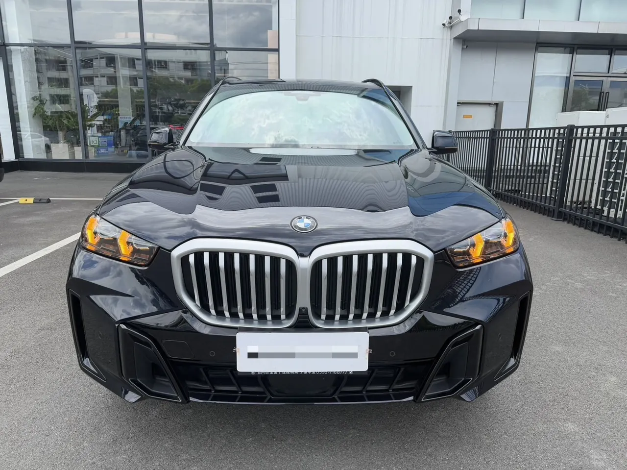 BMW 2023 X5 xDrive30Li 48V 2.0T exclusive m sports obsidian night suit automatic gear 2