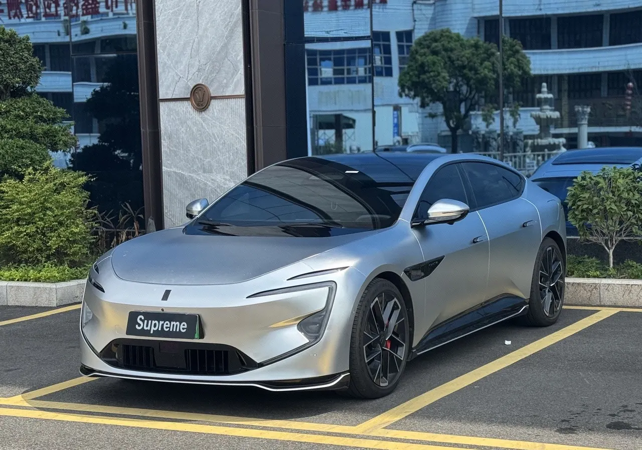 Open image lightbox: Avatr 2023 Avatr 12 650 Three Laser Four-wheel Drive Performance Edition Automatic Gear