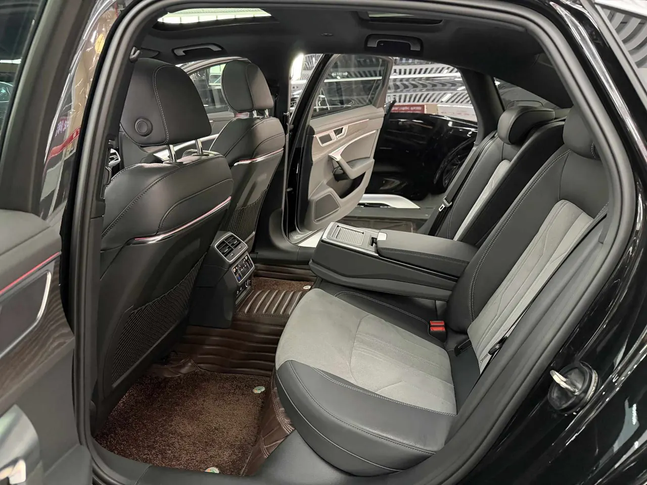Audi 2024 A6L 2.0TFSI 45TFSI Quattro Selected Dynamic Automatic 5