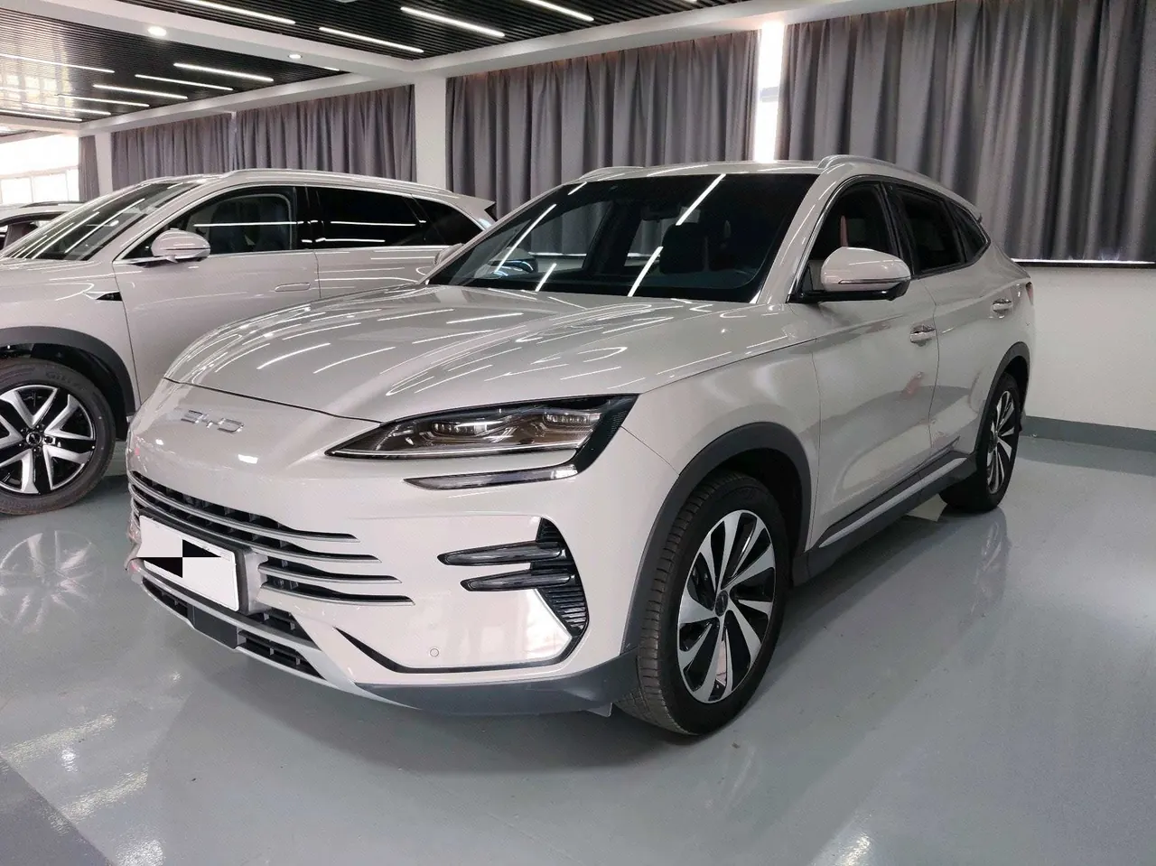 打开图片灯箱:BYD Song PLUS New Energy 2023 Song PLUS DM-i 1.5 Stepless Champion Edition 110KM Flagship Automatic Gear