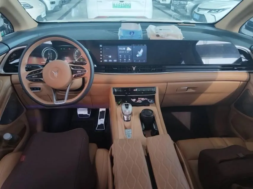 打开图片灯箱:Voyah 2024 Dreamers PHEV 1.5T Long Endurance Premium Edition Automatic Gear
