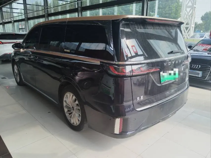 Voyah 2024 Dreamers PHEV 1.5T Long Endurance Premium Edition Automatic Gear 3
