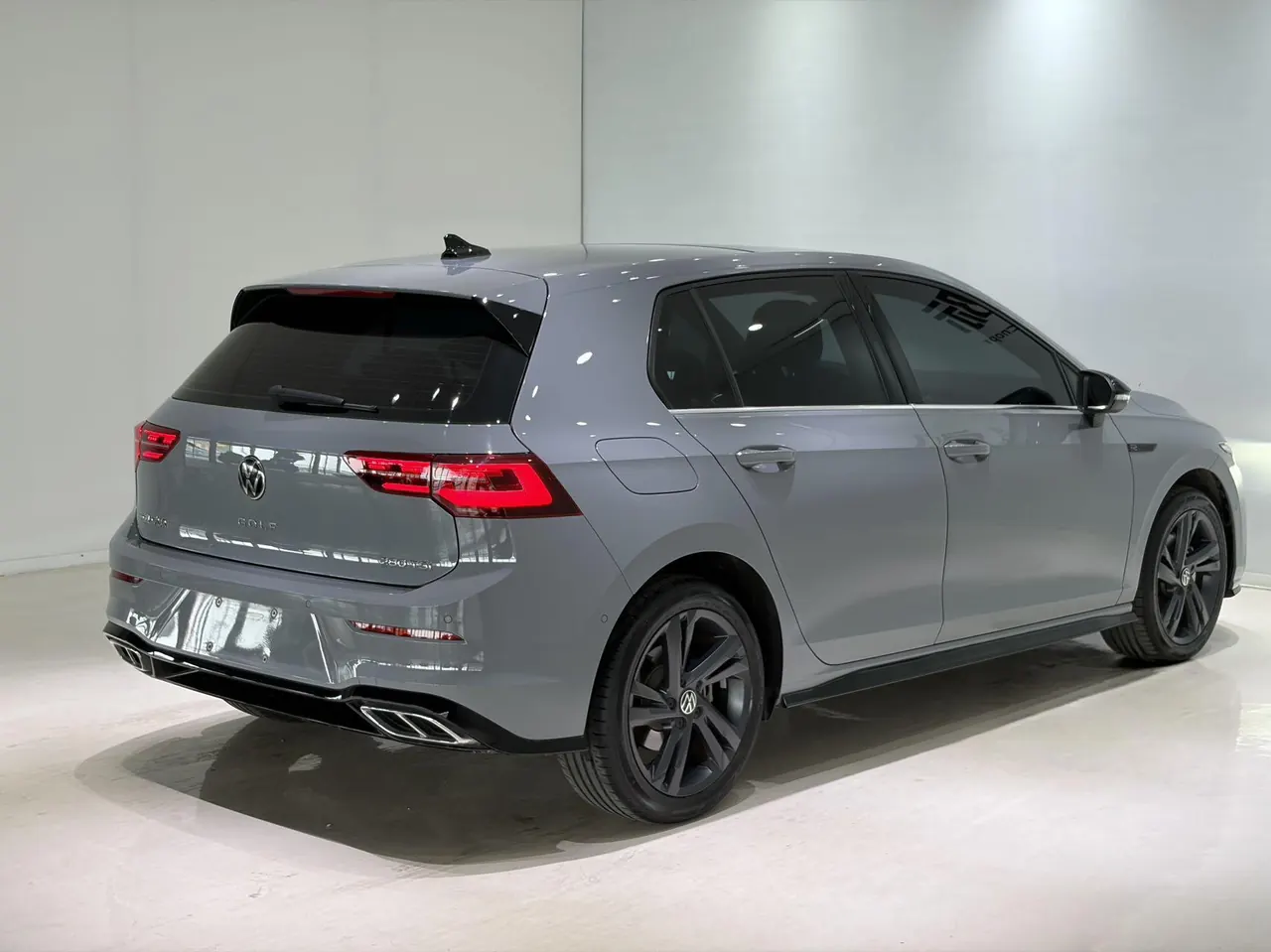 Volkswagen 2023 Golf 8 R-Line 1.4TSI 280TSI Automatic 6