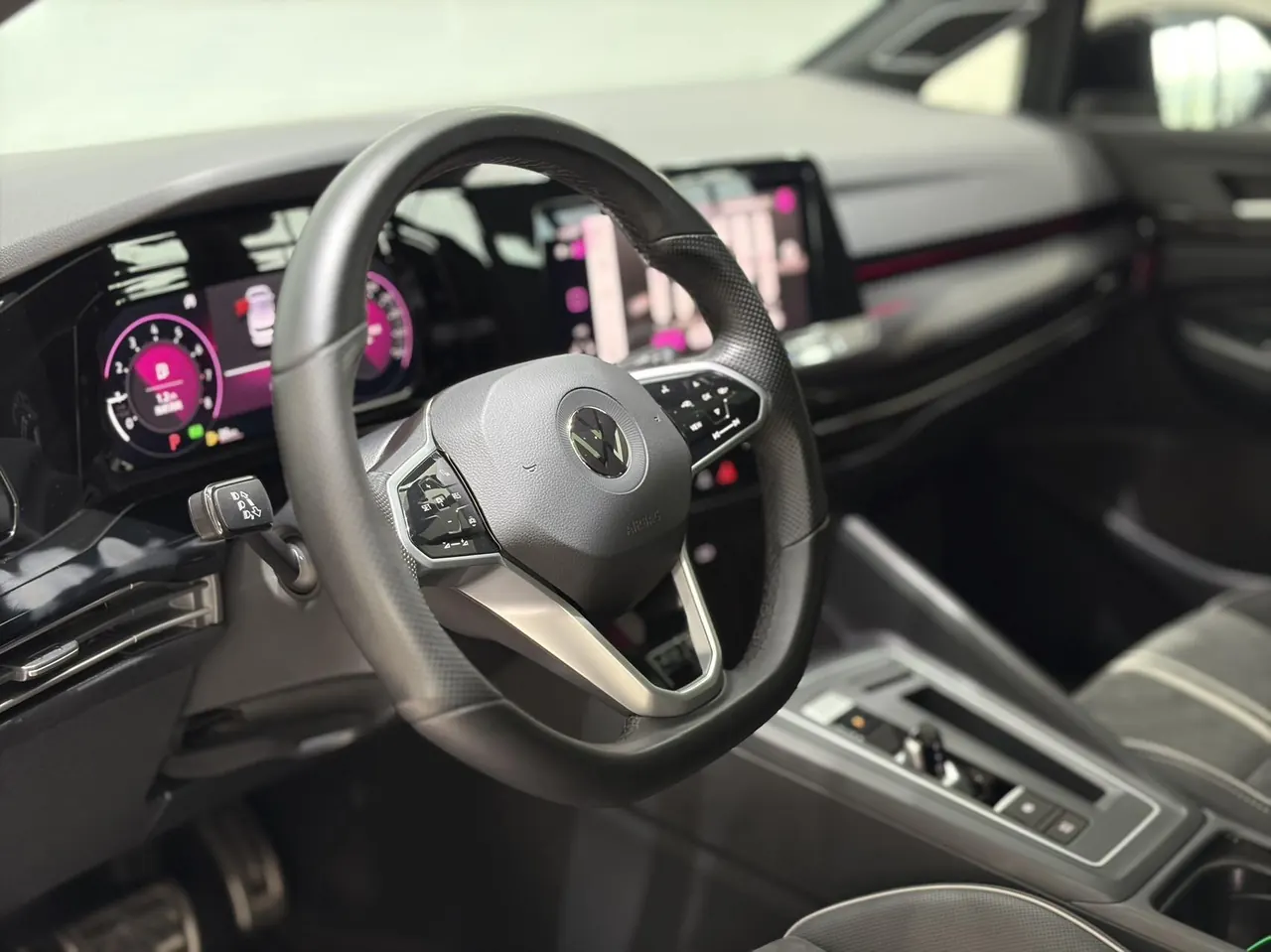 Volkswagen 2023 Golf 8 R-Line 1.4TSI 280TSI Automatic 7