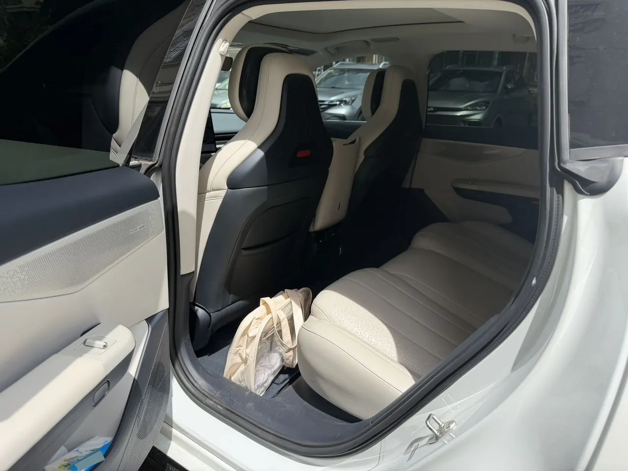 LYNK&amp;CO 2024 LYNK&amp;CO 07 EM-P 1.5T 126 Long Endurance Ultra Auto 4