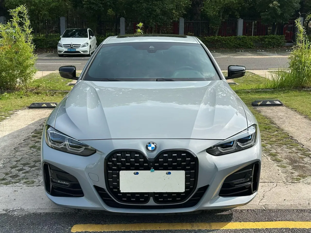 BMW 4 Series (Imported) 2022 425i Coupe 2.0T M Sports Obsidian Night Suit Automatic Gear 2