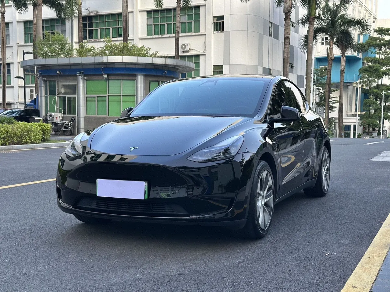 打开图片灯箱:Tesla 2022 Model Y rear-wheel drive version (facelift) automatic gear