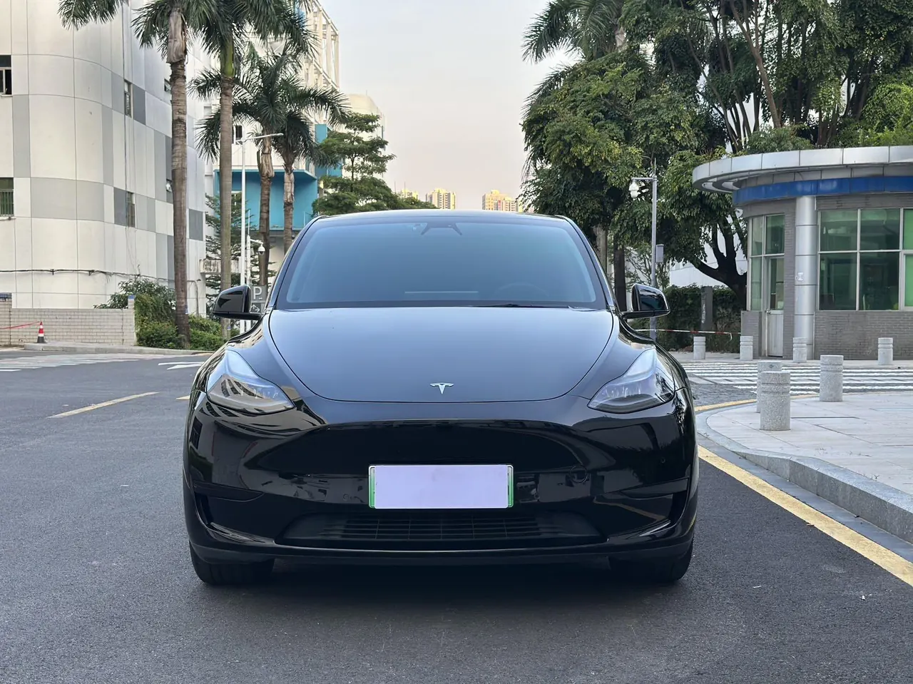 Tesla 2022 Model Y rear-wheel drive version (facelift) automatic gear 2