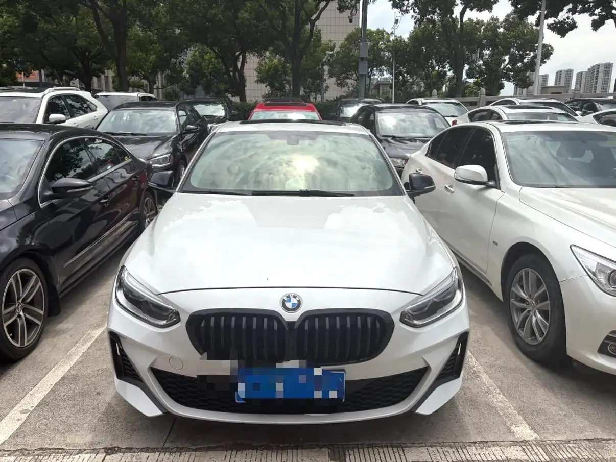 BMW 1 Series 2023 125i 2.0T M Sports Obsidian Night Edition Automatic Gear 2